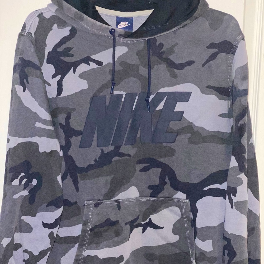 Men’s Nike camo hoodie